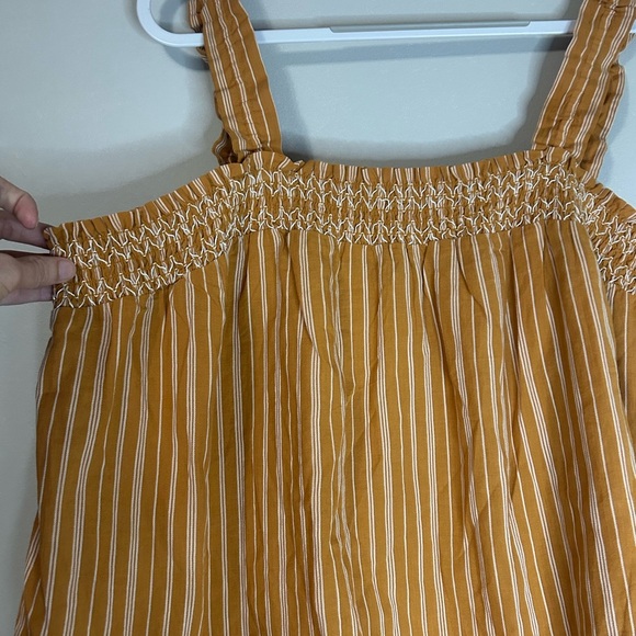 Banana Republic Gold Smocked Ruffled Tank Top, Size L - Picture 3 of 7